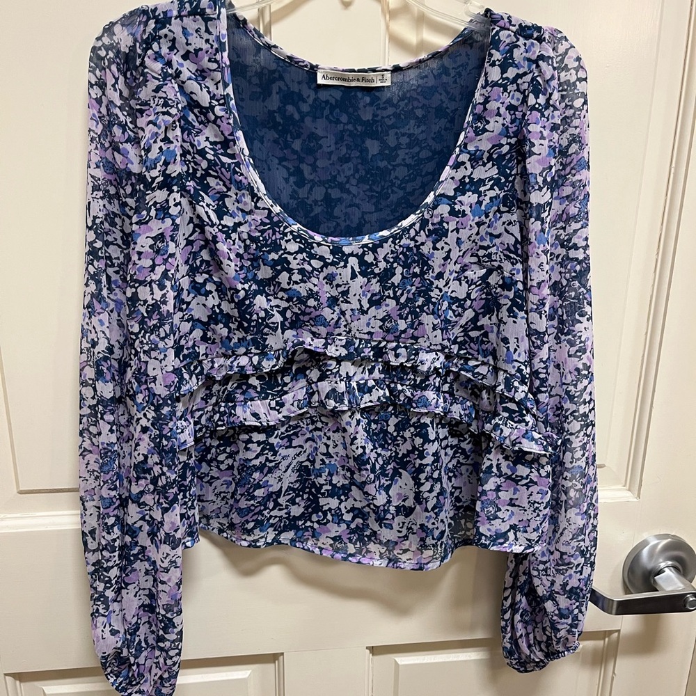 Abercrombie & Fitch blue and purple peasant top - S